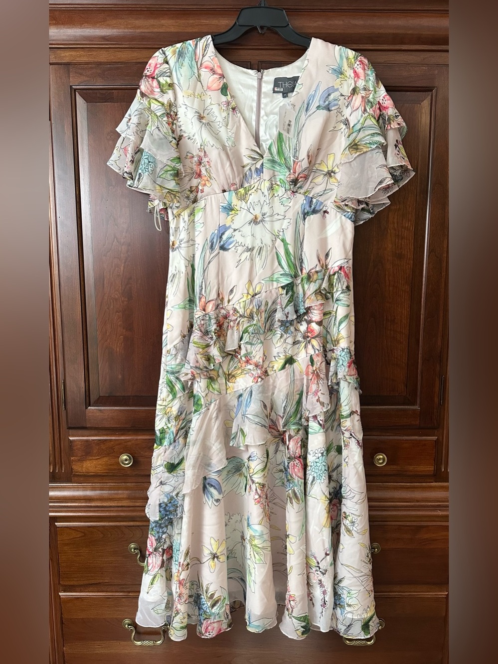 Theia blush pink Floral tiered Ruffle V-Neck Dress size 14 NWOT